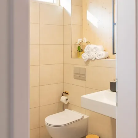 Days - Garage - Shared Terrace - Quiet Area Apartment Prague