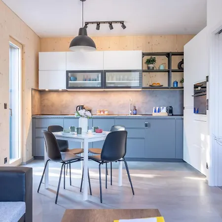Days - Garage - Shared Terrace - Quiet Area Apartment Prague